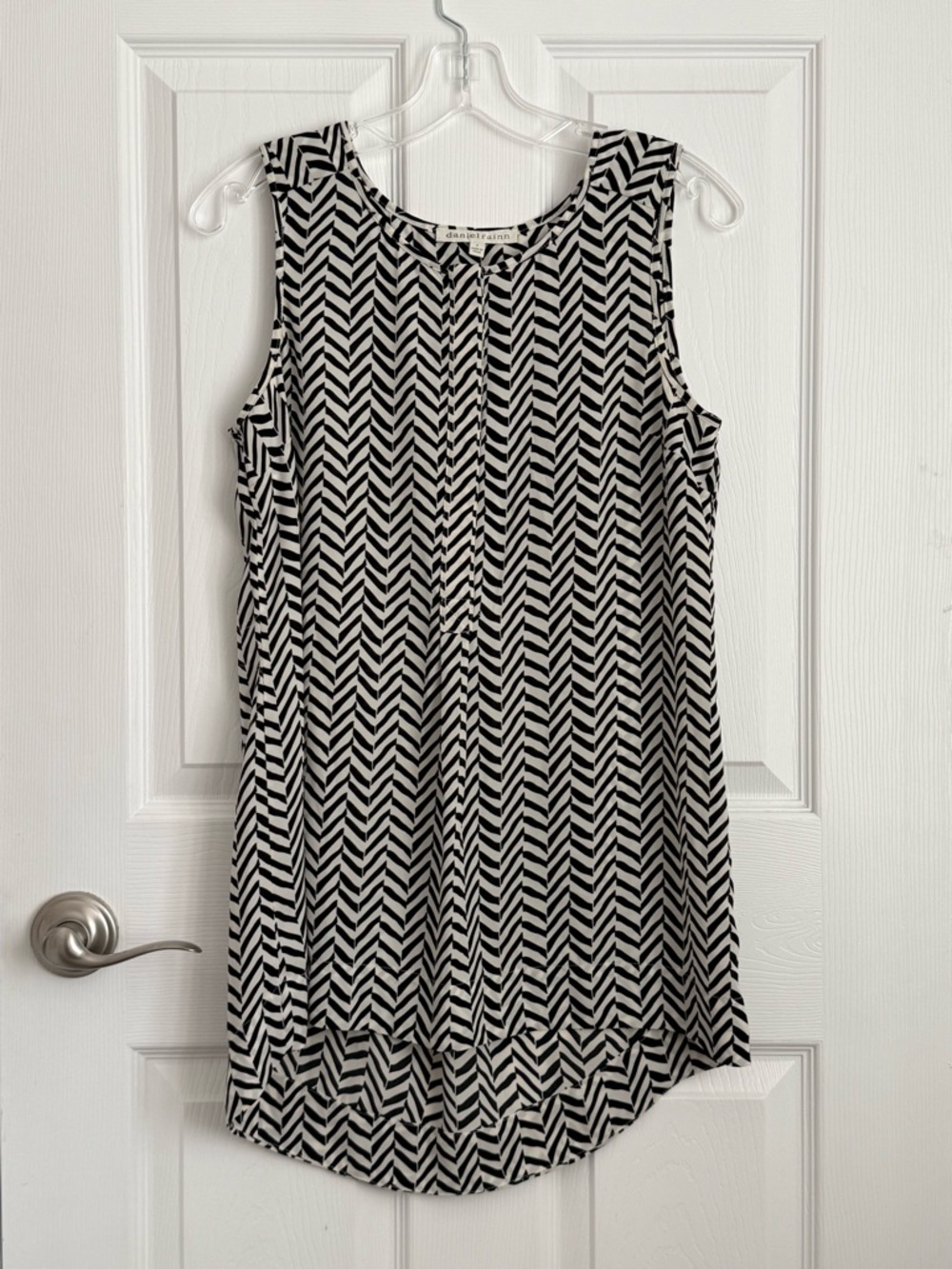 Daniel Rainn Black and White Chevron Top